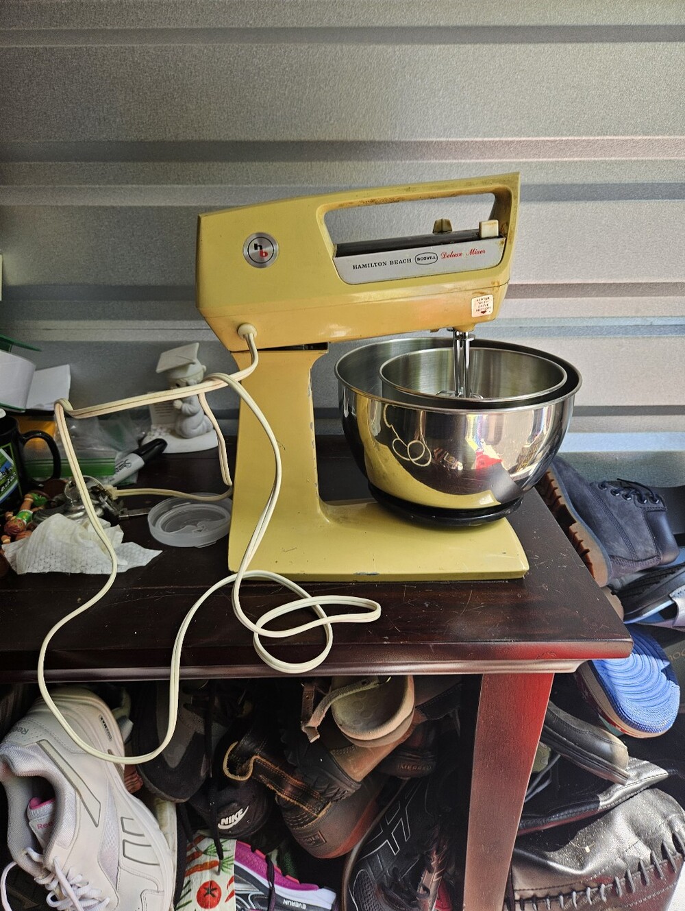 Hamilton Beach Scovill Deluxe 9-Speed Stand Mixer Vintage 1970s, Beige Tested